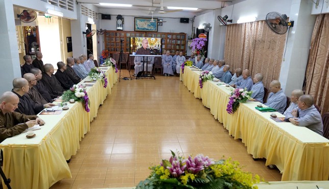 Quang cảnh buổi họp mặt thân mật chư vị Bổn sư của Tăng Ni sinh - Ảnh: Trí Thuận