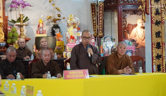 Đại đức Thích Thiện Châu trình bày các kế hoạch Phật sự quan trọng sắp tới của Phật giáo quận