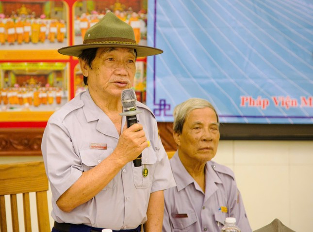 Huynh trưởng Thị Cư, Trưởng Phân ban Gia đình Phật tử TP.HCM phát biểu tại lễ khai mạc Huynh trưởng Thị Cư, Trưởng Phân ban Gia đình Phật tử TP.HCM phát biểu tại lễ khai mạc