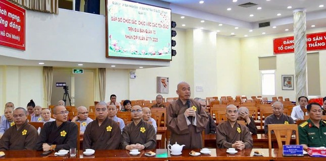 Thượng tọa Thích Nhật Thiện, Trưởng ban Trị sự GHPGVN Q.10 phát biểu tại buổi gặp mặt Thượng tọa Thích Nhật Thiện, Trưởng ban Trị sự GHPGVN Q.10 phát biểu tại buổi gặp mặt