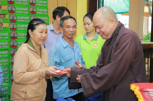 Mỗi phần quà có giá trị 1 triệu đồng