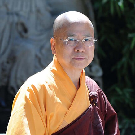 Hòa thượng Guan Cheng là trụ trì của chùa Phật giáo Quốc tế ở British Columbia, Canada. Hòa thượng đã xuất bản nhiều sách Phật giáo khác nhau bằng tiếng Trung Quốc, bao gồm Giảng luận về Tâm kinh và Giảng luận về kinh Kim cương Hòa thượng Guan Cheng là trụ trì của chùa Phật giáo Quốc tế ở British Columbia, Canada. Hòa thượng đã xuất bản nhiều sách Phật giáo khác nhau bằng tiếng Trung Quốc, bao gồm Giảng luận về Tâm kinh và Giảng luận về kinh Kim cương