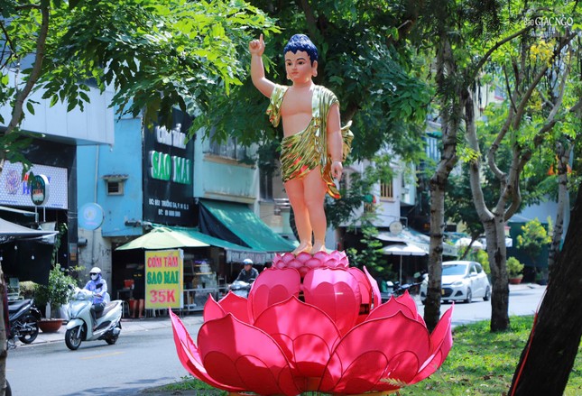 Ngày 8-4- Ất Tỵ, chùa Pháp Hoa sẽ tổ chức Lễ Tắm Phật tại công viên ven kênh Nhiêu Lộc