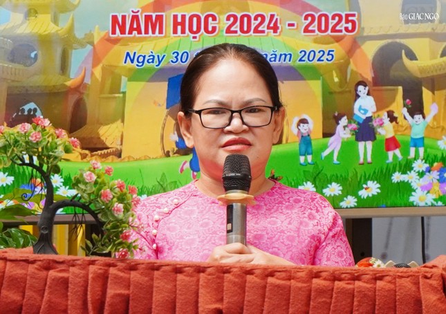 Cô Nguyễn Kim Phượng, Hiệu trưởng Trường Tiểu học Trần Quang Khải phát biểu Cô Nguyễn Kim Phượng, Hiệu trưởng Trường Tiểu học Trần Quang Khải phát biểu