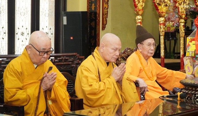 Chư tôn giáo phẩm chứng minh