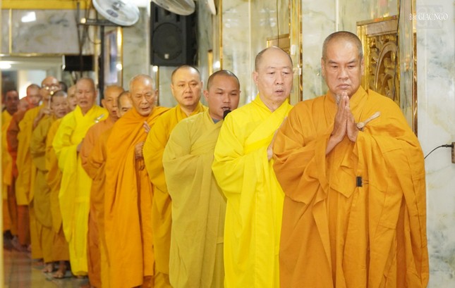 Từng bước chân an trú chánh niệm