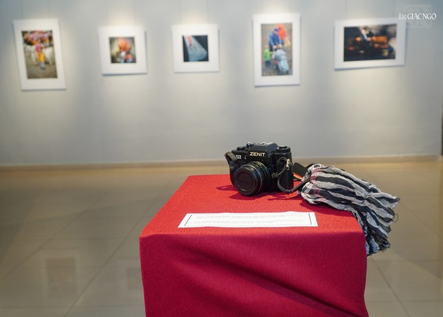 Chiếc máy ảnh cũ – người bạn trung thành của nhiếp ảnh gia Trần Thế Phong