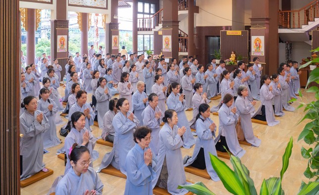 Giới tử phát nguyện thọ giới