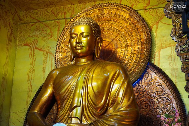 Đến năm 1969, pho tượng được thếp lại toàn thân bằng vàng như hình dáng ngày nay