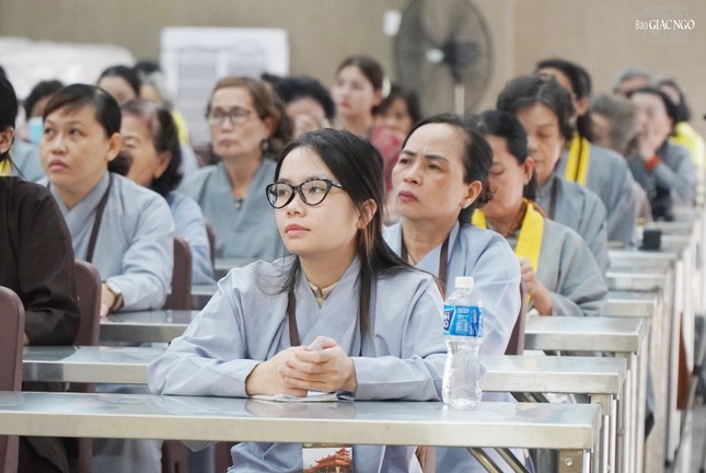 Nhiều bạn trẻ về tu Ngày an lạc