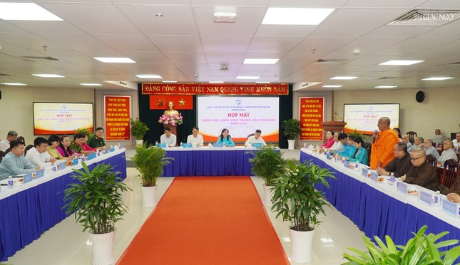 Lắng nghe những trao đổi, chia sẻ của các vị chức sắc, chức việc các tôn giáo trên địa bàn P.Xuân Hòa Lắng nghe những trao đổi, chia sẻ của các vị chức sắc, chức việc các tôn giáo trên địa bàn P.Xuân Hòa