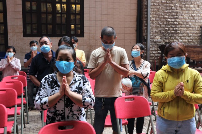 Thành kính tưởng niệm, cầu siêu cho người thân mất trong đại dịch