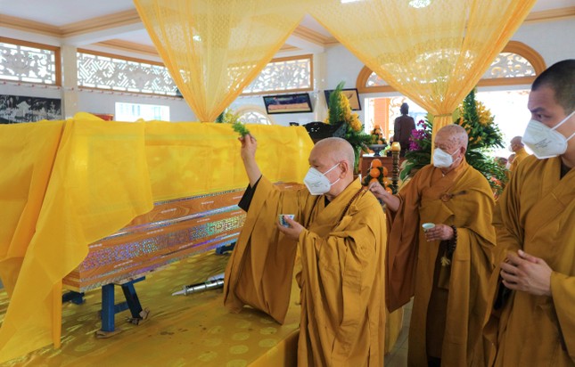 Hòa thượng Thích Thiện Nhơn, Chủ tịch Hội đồng Trị sự GHPGVN cử hành nghi thức nhập quan