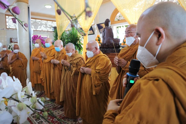 Thường trực Hệ phái Khất sĩ kính viếng Thường trực Hệ phái Khất sĩ kính viếng