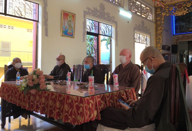 Buổi họp diễn ra trong không khí thắm tình đạo vị Buổi họp diễn ra trong không khí thắm tình đạo vị