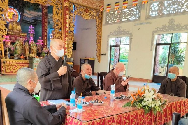 Thượng tọa Thích Nguyên Sĩ, Trưởng ban Trị sự GHPGVN quận 11 phát biểu Thượng tọa Thích Nguyên Sĩ, Trưởng ban Trị sự GHPGVN quận 11 phát biểu