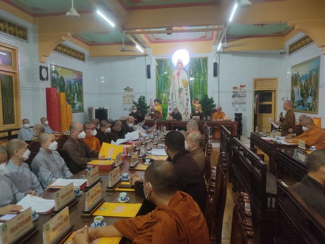 Quang cảnh buổi họp