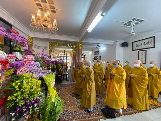 Chư tôn đức niêm hương tưởng niệm Chư tôn đức niêm hương tưởng niệm