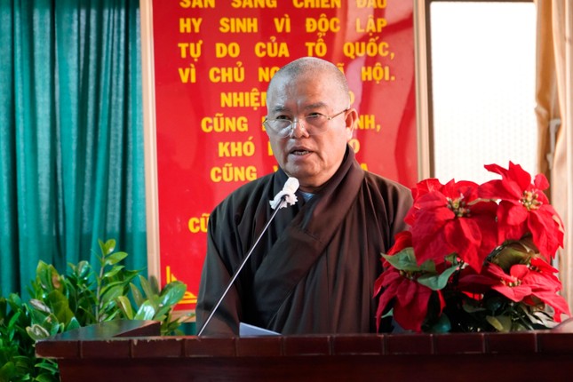 Hòa thượng Trưởng ban Trị sự Phật giáo quận Tân Phú phát biểu