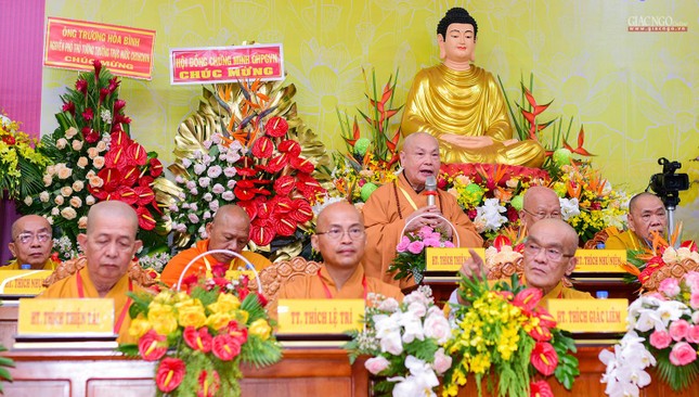 Hòa thượng Thích Thiện Nhơn ban đạo từ tại đại hội Hòa thượng Thích Thiện Nhơn ban đạo từ tại đại hội