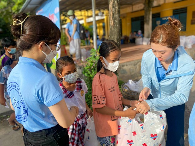 Những phần quà yêu thương