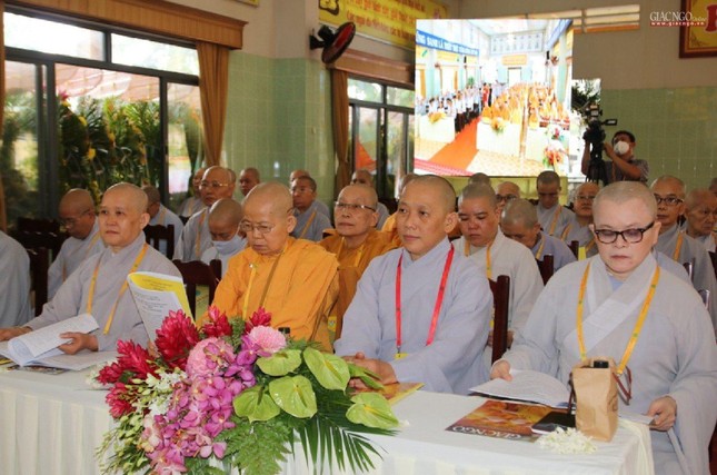 Chư tôn đức Tăng Ni tham dự phiên trù bị