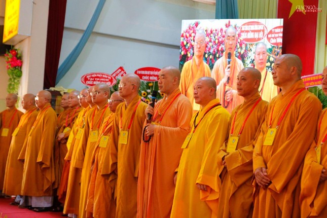 Thượng tọa Thích Quảng Lộc phát biểu nhận nhiệm vụ, tân Ban Trị sự ra mắt đại hội nhiệm kỳ 2022-2027 Thượng tọa Thích Quảng Lộc phát biểu nhận nhiệm vụ, tân Ban Trị sự ra mắt đại hội nhiệm kỳ 2022-2027