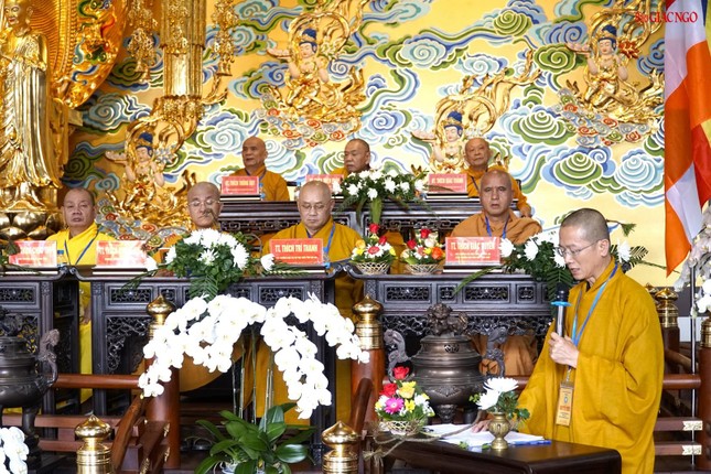 Đại hội đã lắng nghe Đại đức Thích Lệ Sáng, Phó Thư ký Ban Trị sự trình bày dự thảo phương hướng hoạt động Phật sự của Ban Trị sự GHPGVN tỉnh Gia Lai nhiệm kỳ 2022-2027