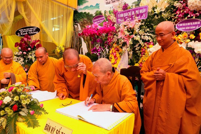 Chư tôn đức ký sổ tang