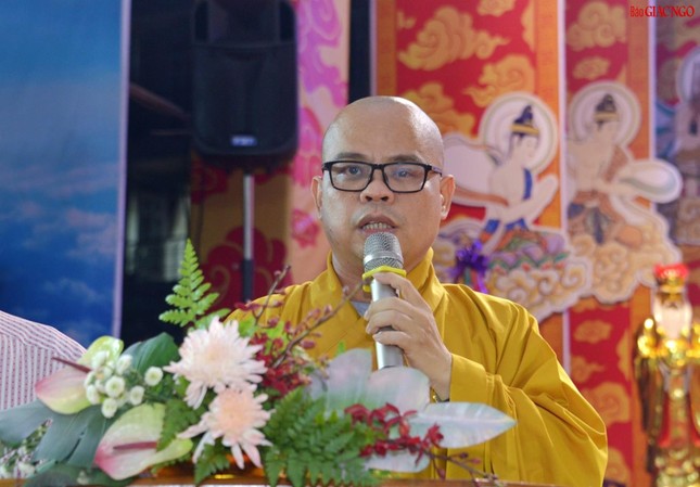 Đại đức Thích Thiện Châu xướng ngôn buổi lễ