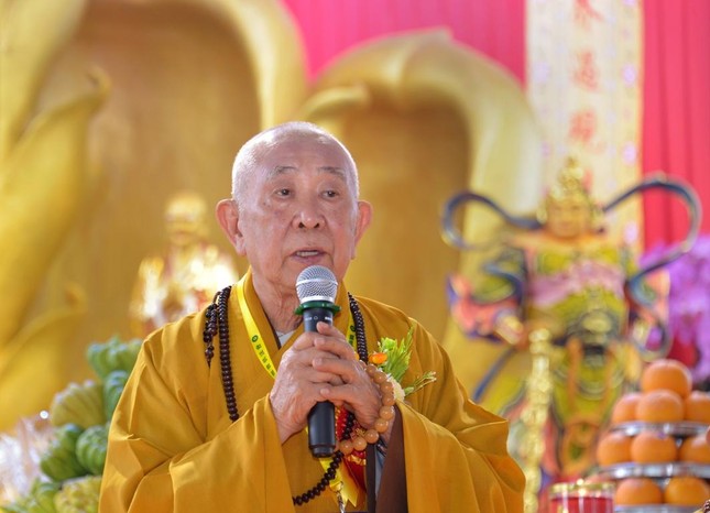 Hòa thượng Thích Như Tín ban đạo từ buổi lễ Hòa thượng Thích Như Tín ban đạo từ buổi lễ