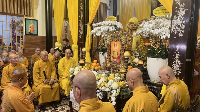 Chư tôn giáo phẩm tham dự lễ truy niệm