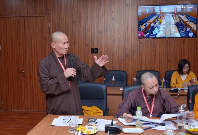 Thượng tọa Thích Phước Nghiêm, Phó Thường trực Ban Hướng dẫn Phật tử T.Ư đóng góp ý kiến
