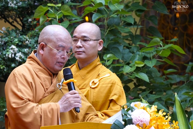 Hòa thượng Thích Thiện Hòa tuyên đọc Thông điệp Đại lễ Phật đản của Đức Pháp chủ GHPGVN