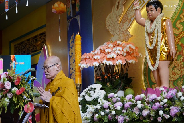 Hòa thượng Thích Thiện Nghĩa tuyên đọc Diễn văn Phật đản