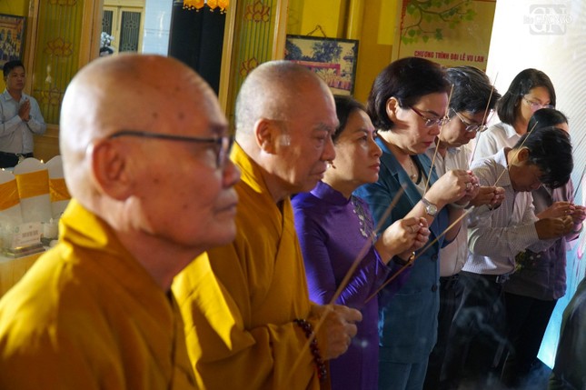 Thành kính tưởng niệm Thành kính tưởng niệm