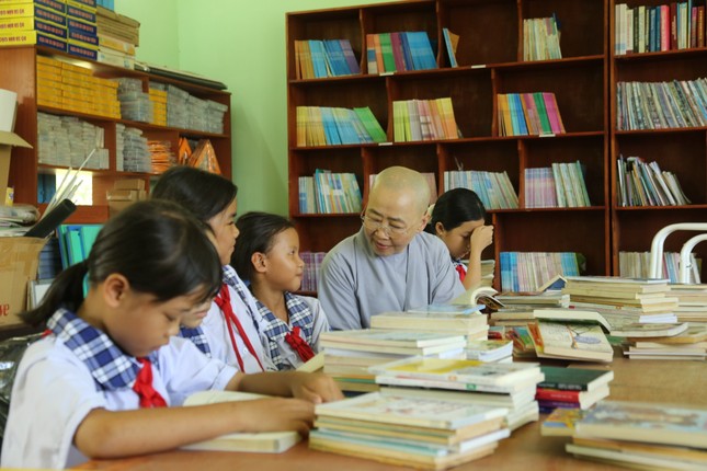 Thư viện tặng cho em Thư viện tặng cho em