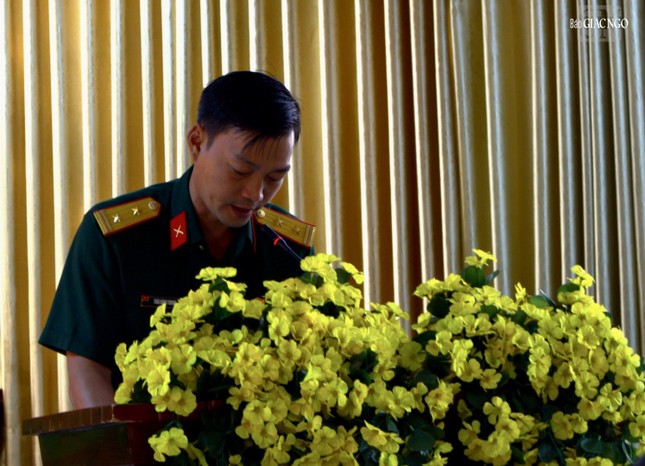 Ông Thái Bình Trung báo cáo