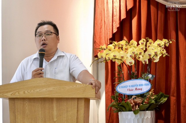 Ông Phạm Đăng Khoa cảm ơn các cơ quan đã hỗ trợ 50 suất quà ý nghĩa cho các em học sinh