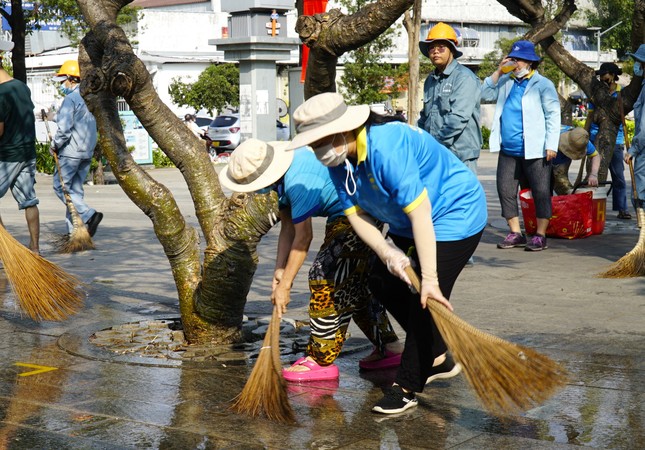 Tất cả các nơi Câu lạc bộ vệ sinh đều trở nên sạch sẽ