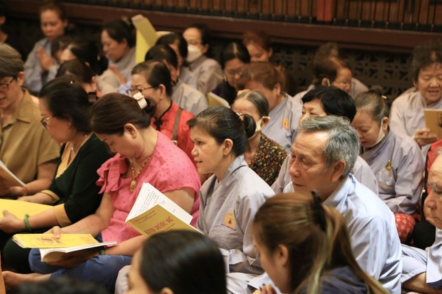 Những phút giây thiêng liêng của người Phật tử Những phút giây thiêng liêng của người Phật tử