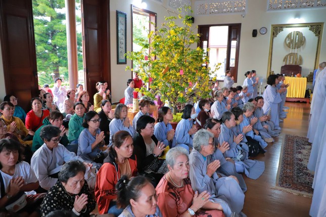 Hơn 200 Phật tử tham gia hành hương Hơn 200 Phật tử tham gia hành hương