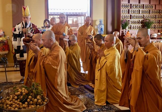 Lễ tưởng niệm Hòa thượng khai sơn tu viện Huệ Quang diễn ra trang nghiêm Lễ tưởng niệm Hòa thượng khai sơn tu viện Huệ Quang diễn ra trang nghiêm