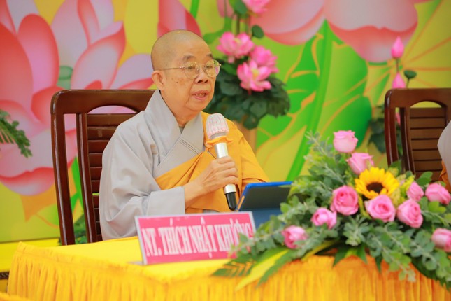 Ni trưởng Thích nữ Nhật Khương - Trưởng Phân ban Ni giới T.Ư dành lời khuyến tấn hành giả Ni lực tu học trong ba tháng an cư