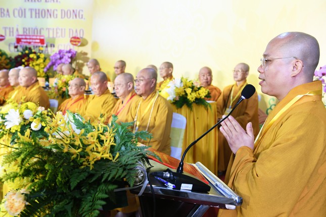 Đại đức Thích Trí Đức, Phó ban Thư ký Ban Trị sự GHPGVN TP công bố quyết định bổ nhiệm trụ trì chùa Thiên Trước Đại đức Thích Trí Đức, Phó ban Thư ký Ban Trị sự GHPGVN TP công bố quyết định bổ nhiệm trụ trì chùa Thiên Trước