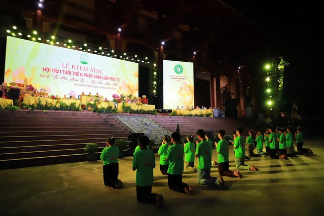 Đại diện 3.000 trại sinh dâng lời cảm tưởng