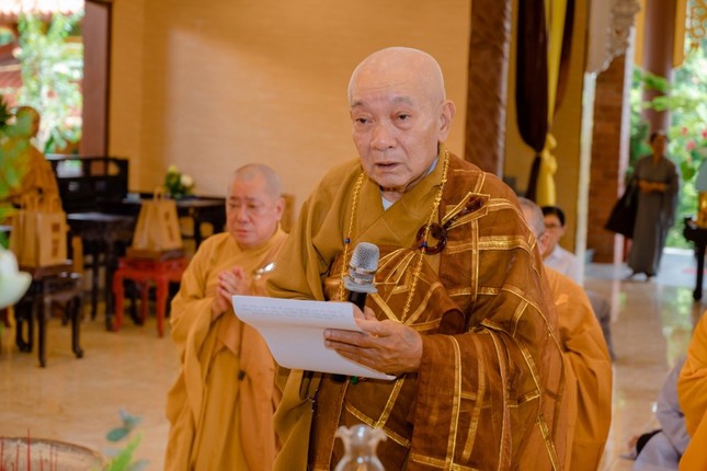 Hòa thượng Thích Thiện Lương cung tuyên tiểu sử cố Trưởng lão Hòa thượng Thích Thiện Chơn Hòa thượng Thích Thiện Lương cung tuyên tiểu sử cố Trưởng lão Hòa thượng Thích Thiện Chơn