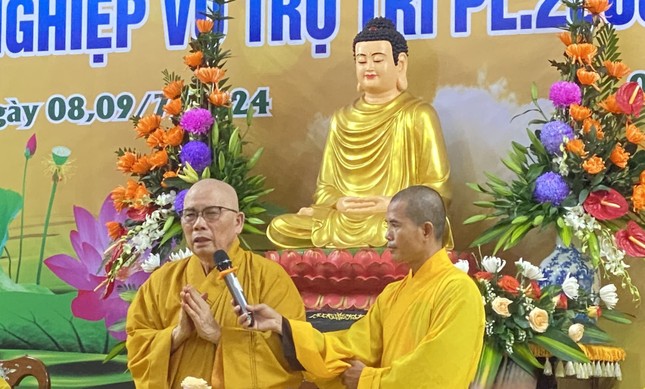 Trưởng lão Hòa thượng Thích Hạnh Lạc ban đạo từ Trưởng lão Hòa thượng Thích Hạnh Lạc ban đạo từ