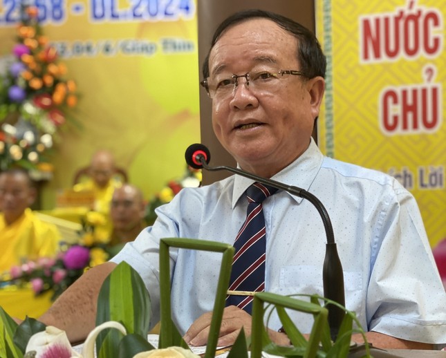 Ông Nguyễn Thái Hiệp báo cáo chuyên đề “Chủ trương chính sách, pháp luật về tín ngưỡng, tôn giáo” Ông Nguyễn Thái Hiệp báo cáo chuyên đề “Chủ trương chính sách, pháp luật về tín ngưỡng, tôn giáo”