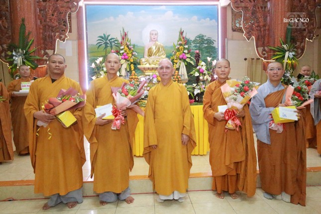 Những phần thưởng khích lệ tinh thần đến các thí sinh